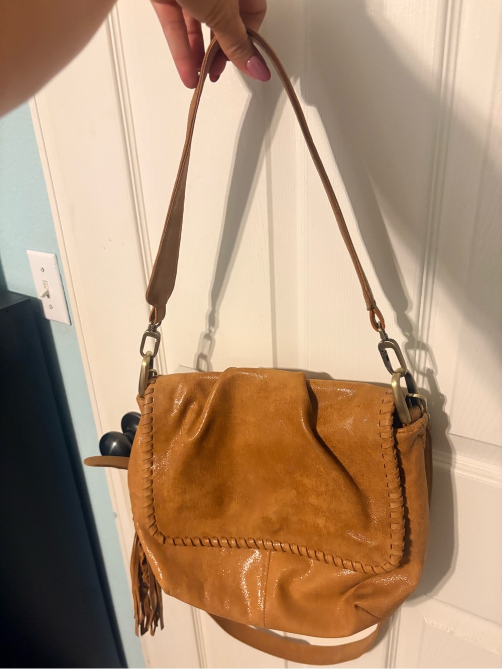 HOBO international Shoulder Bag - Stylish Everyday Carry with double straps